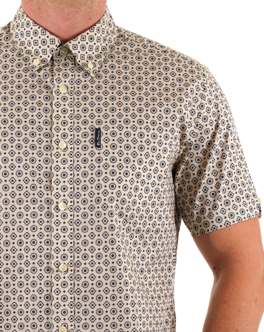 Ben Sherman – Sommerhemd mit Geo-Print in Nebel