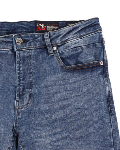Lässige 80er-Jahre-Klassiker: Jeansshorts in mittlerer Waschung
