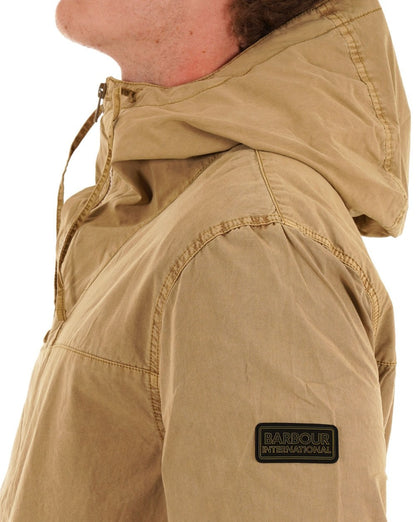 Barbour International Buckley – Kleidungsstückgefärbte Trenchcoatjacke