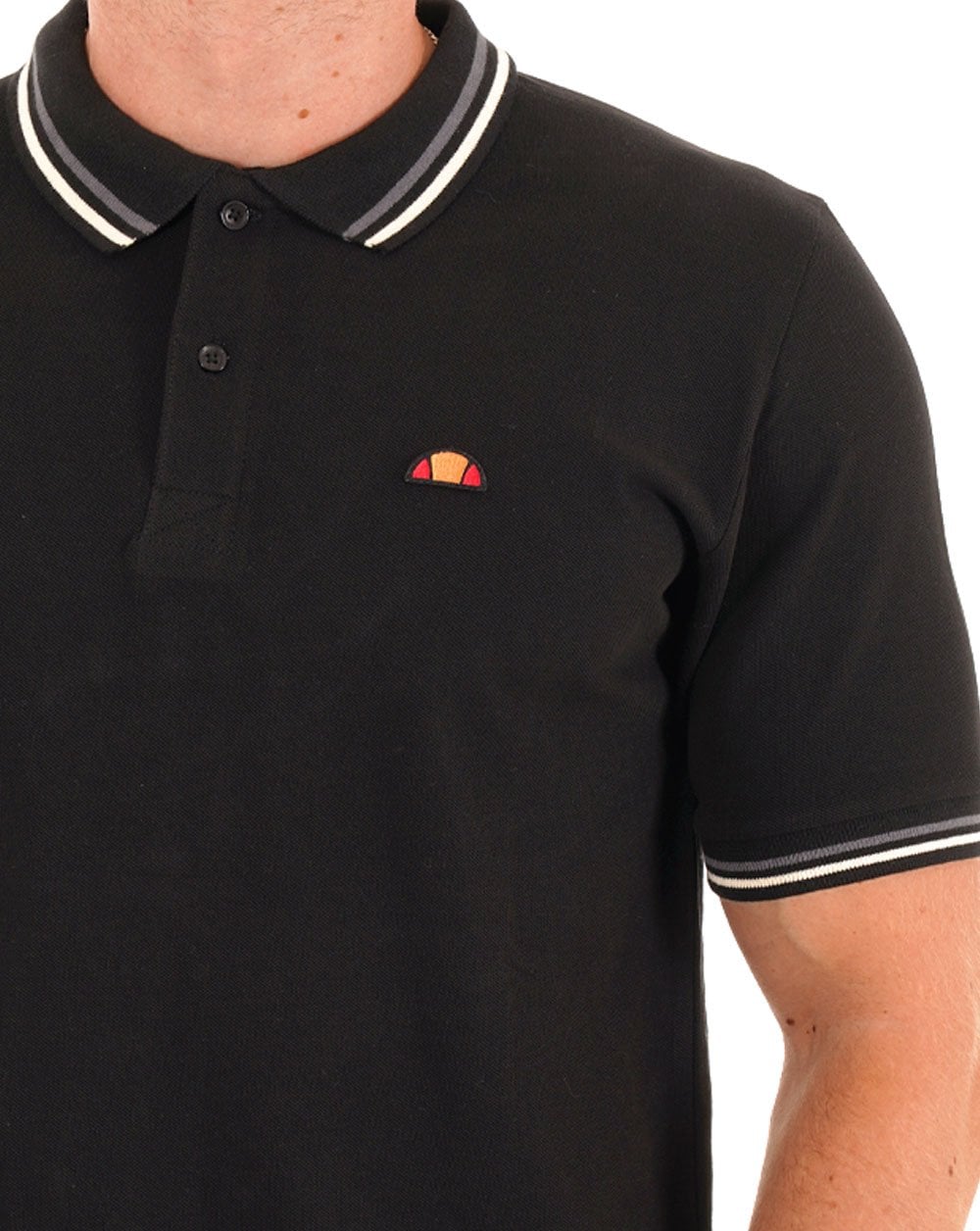 Ellesse – Poloshirt mit Zierstreifen in Schwarz
