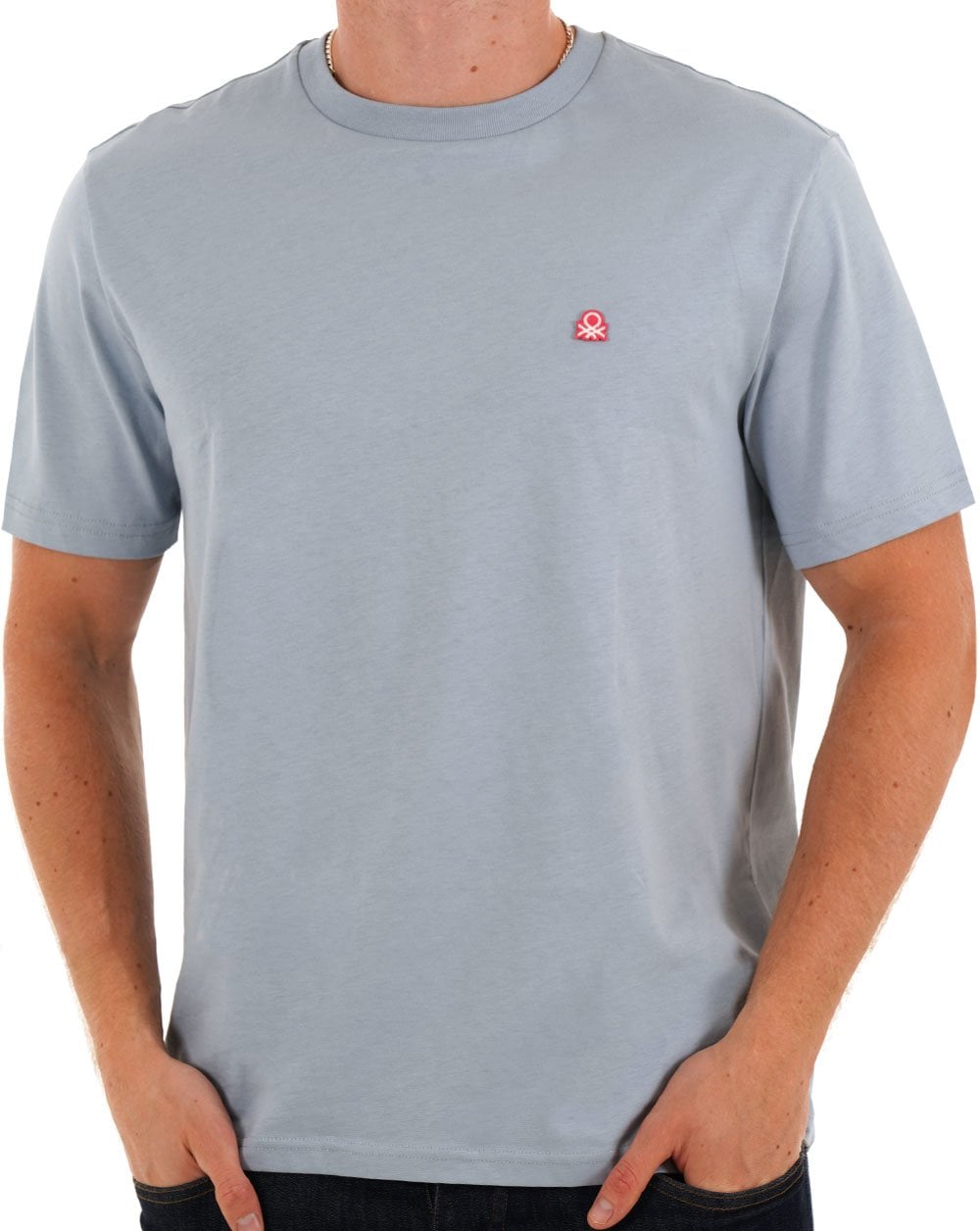 Benetton – T-Shirt mit kleinem Logo in Zartblau