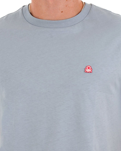 Benetton – T-Shirt mit kleinem Logo in Zartblau