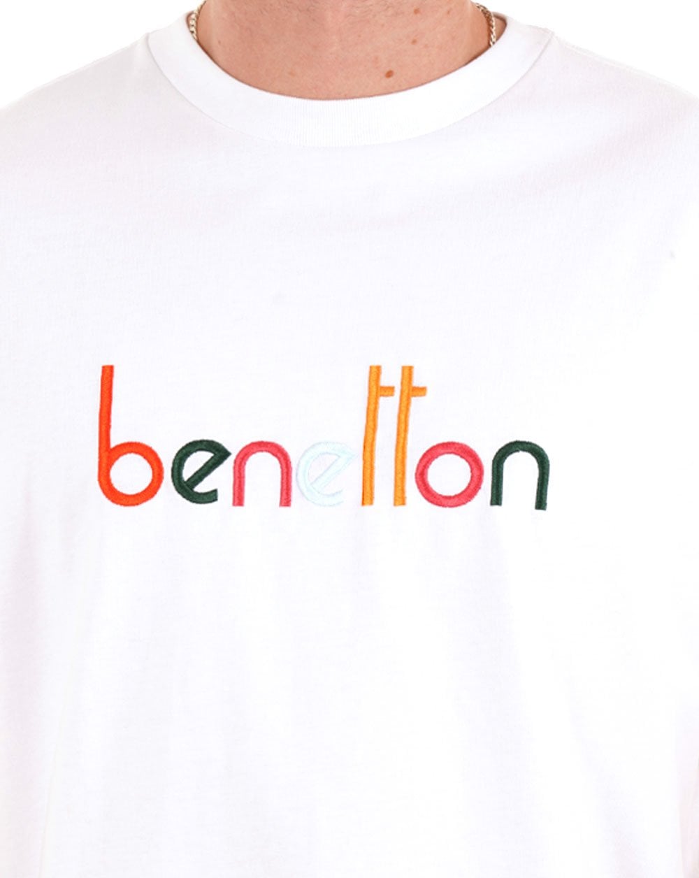 Benetton – T-Shirt mit gesticktem Logo, Weiß/Mehrfarbig