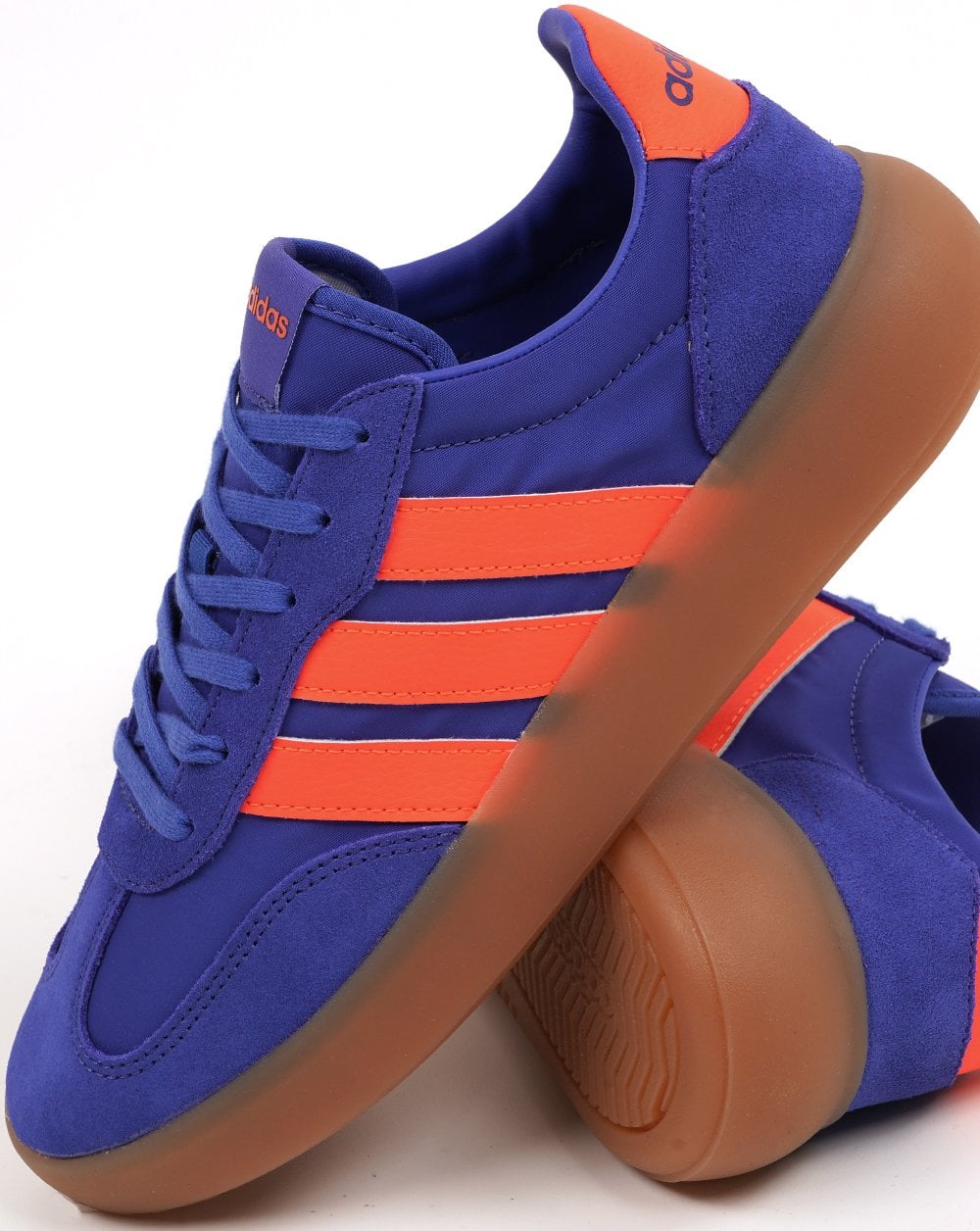 Adidas Barreda Decode Sneaker in leuchtendem Blau-Orange