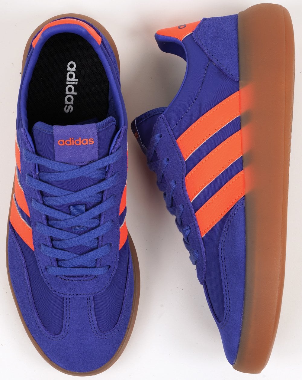 Adidas Barreda Decode Sneaker in leuchtendem Blau-Orange