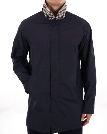 Aquascutum – Packbarer Trenchcoat in Marineblau