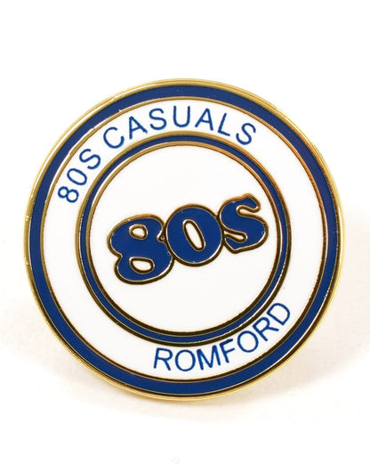 Romford Elite Anstecknadel aus den 80er Jahren, Romford Weiß/Blau