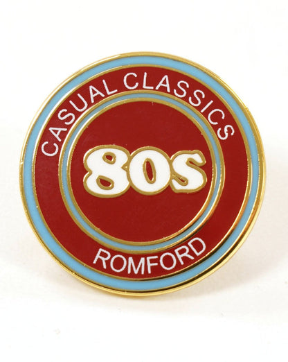 Romford Elite Anstecknadel aus den 80er Jahren, weinrot/blau