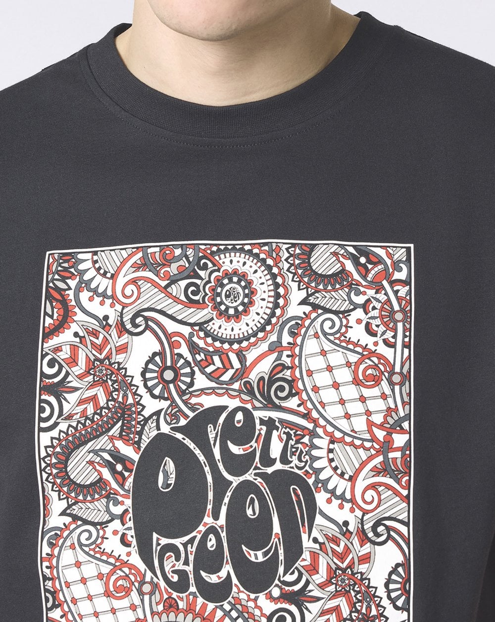 Schwarzes T-Shirt mit hübschem grünen Resonance Box Logo