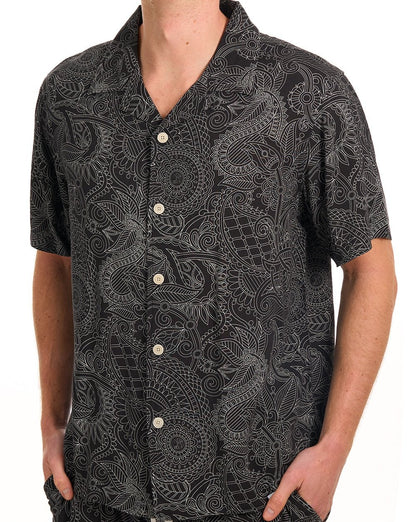 Pretty Green Resonance Linear Paisley Kurzarmhemd Schwarz