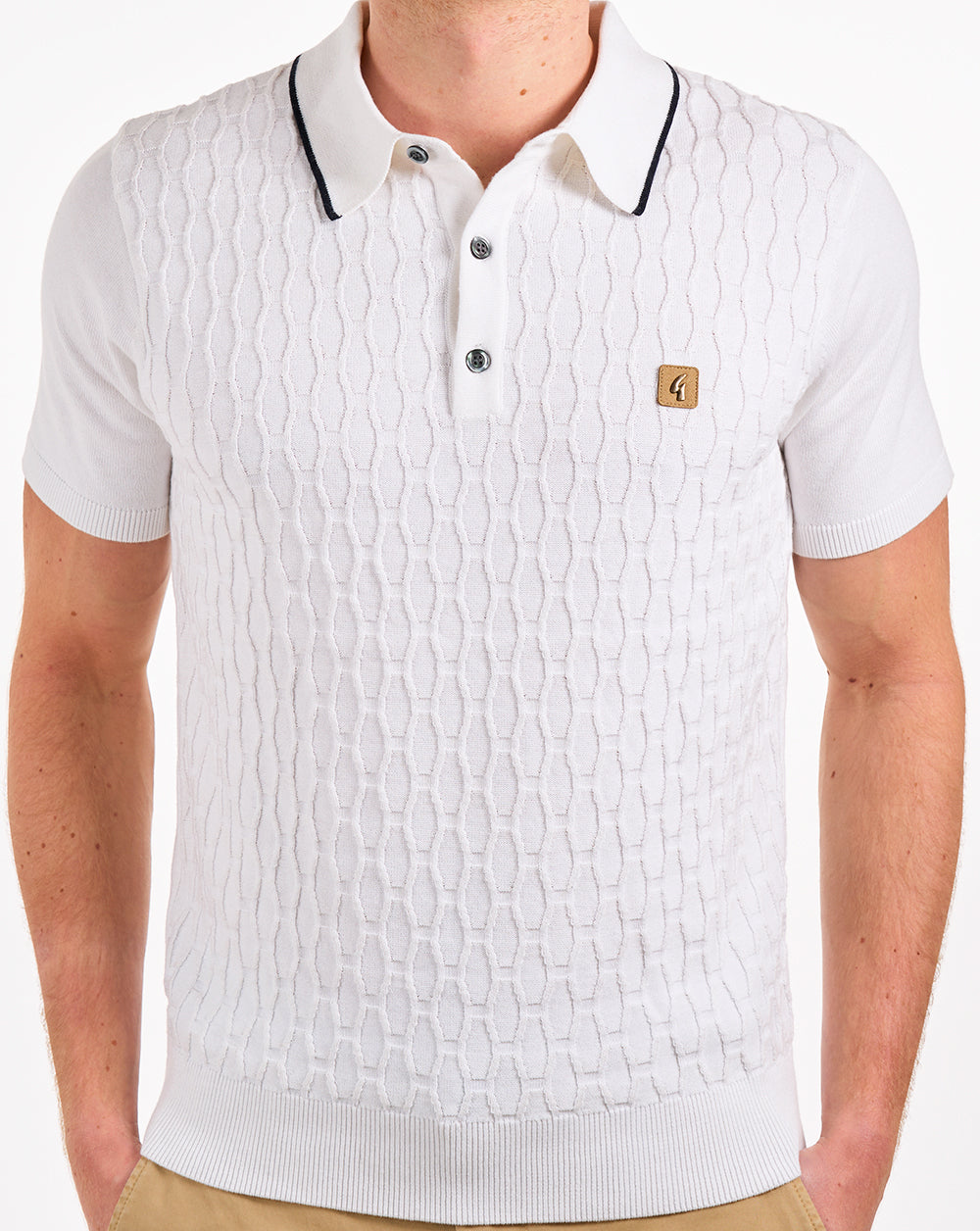 Gabicci Vintage Polohemd aus strukturiertem Strick, Weiß