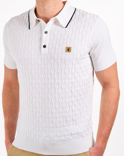 Gabicci Vintage Polohemd aus strukturiertem Strick, Weiß