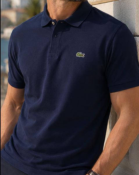 Lacoste – Klassisches Poloshirt in Marineblau