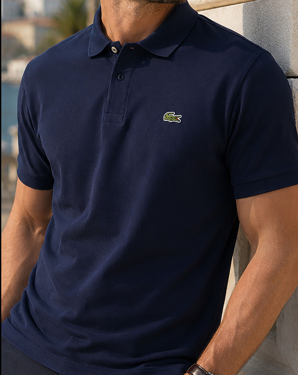 Lacoste – Klassisches Poloshirt in Marineblau