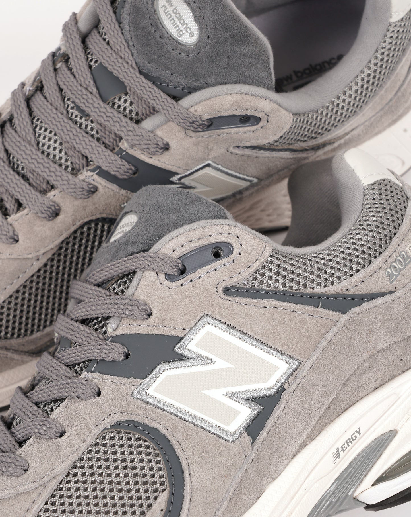 New Balance 2002R Trainers Steel/Lead/Orca
