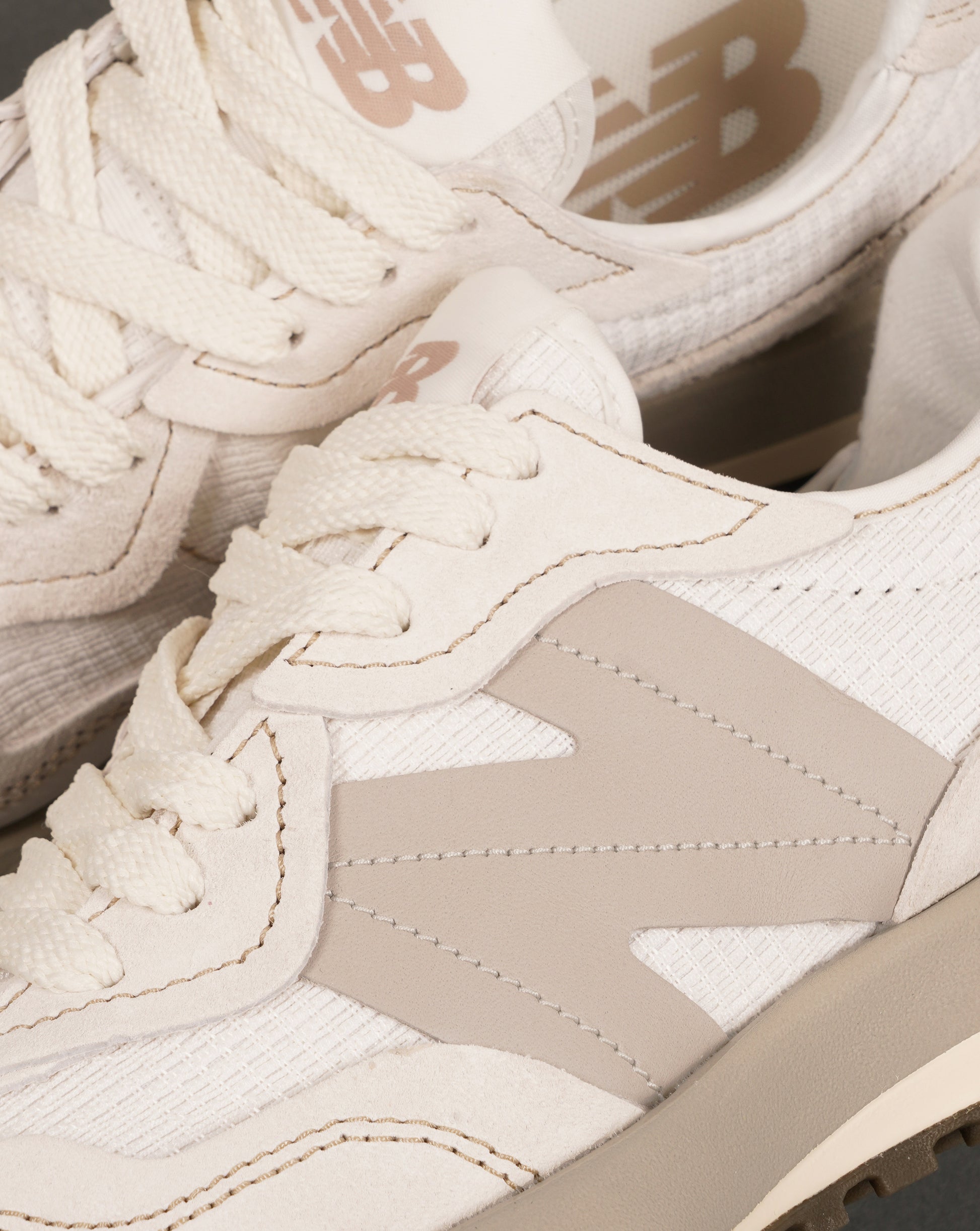 New Balance 327 Trainers Sea Salt