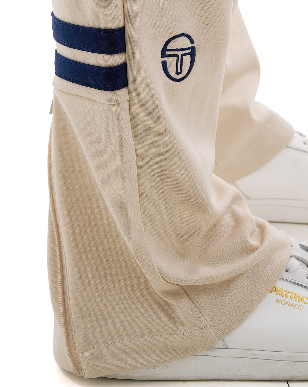 Sergio Tacchini Trainingshose mit Reißverschluss am Beinabschluss, Sandhellblau