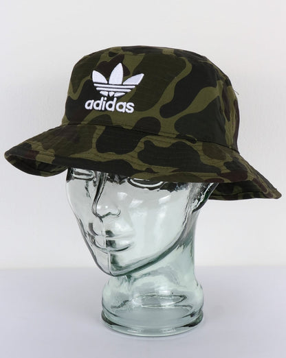 Adidas Originals – Fischerhut mit Camouflage-Muster