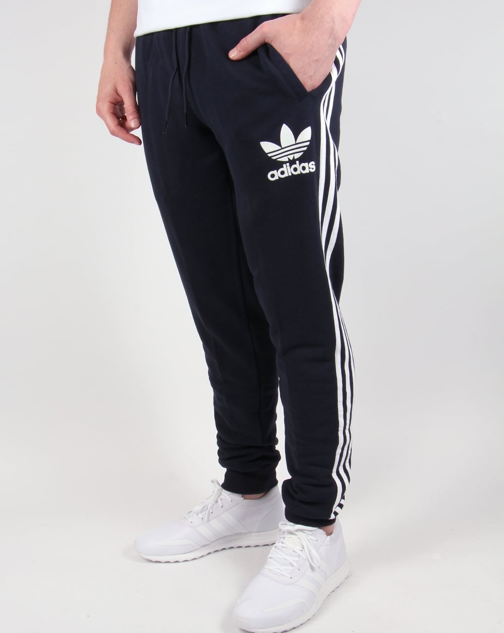 Adidas Originals – California – Trainingshose in Marineblau