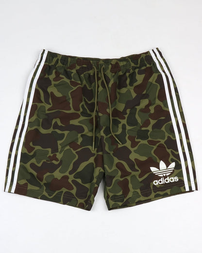 Adidas Originals – Grüne Camouflage-Shorts