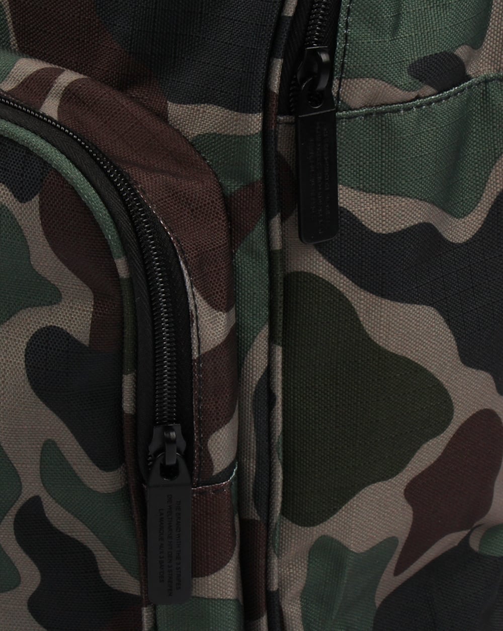 Adidas Originals – Klassischer Rucksack in Camouflage