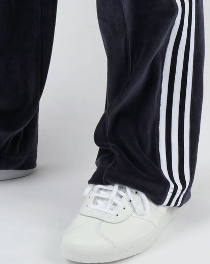 Adidas Originals – OS Velour Beckenbaeur – Trainingshose in Legend Ink