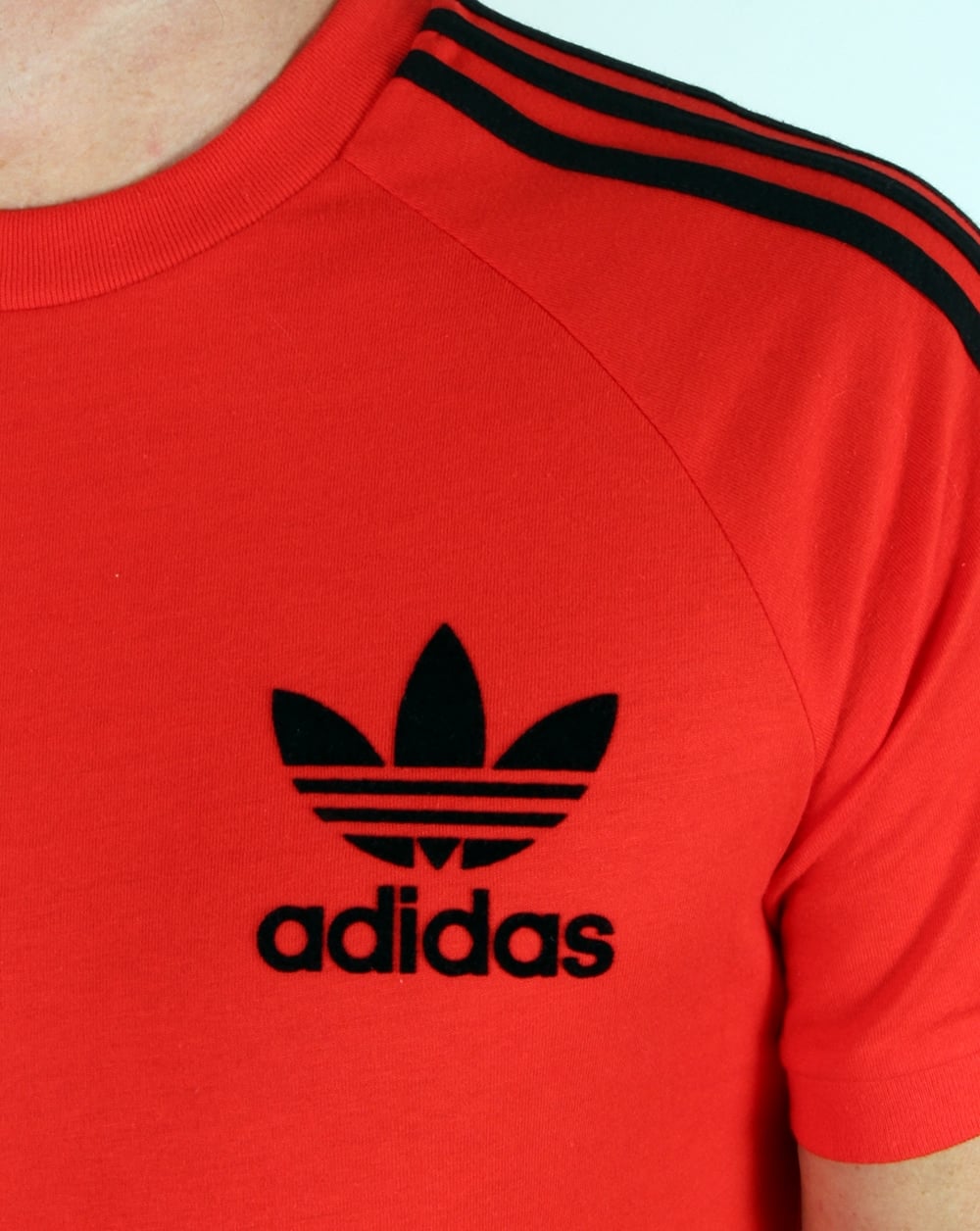 Adidas Originals – Retro-T-Shirt mit 3 Streifen in Kernrot