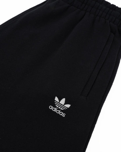 Adidas Originals – Schwarze Lounge-Shorts mit Reißverschlusstasche