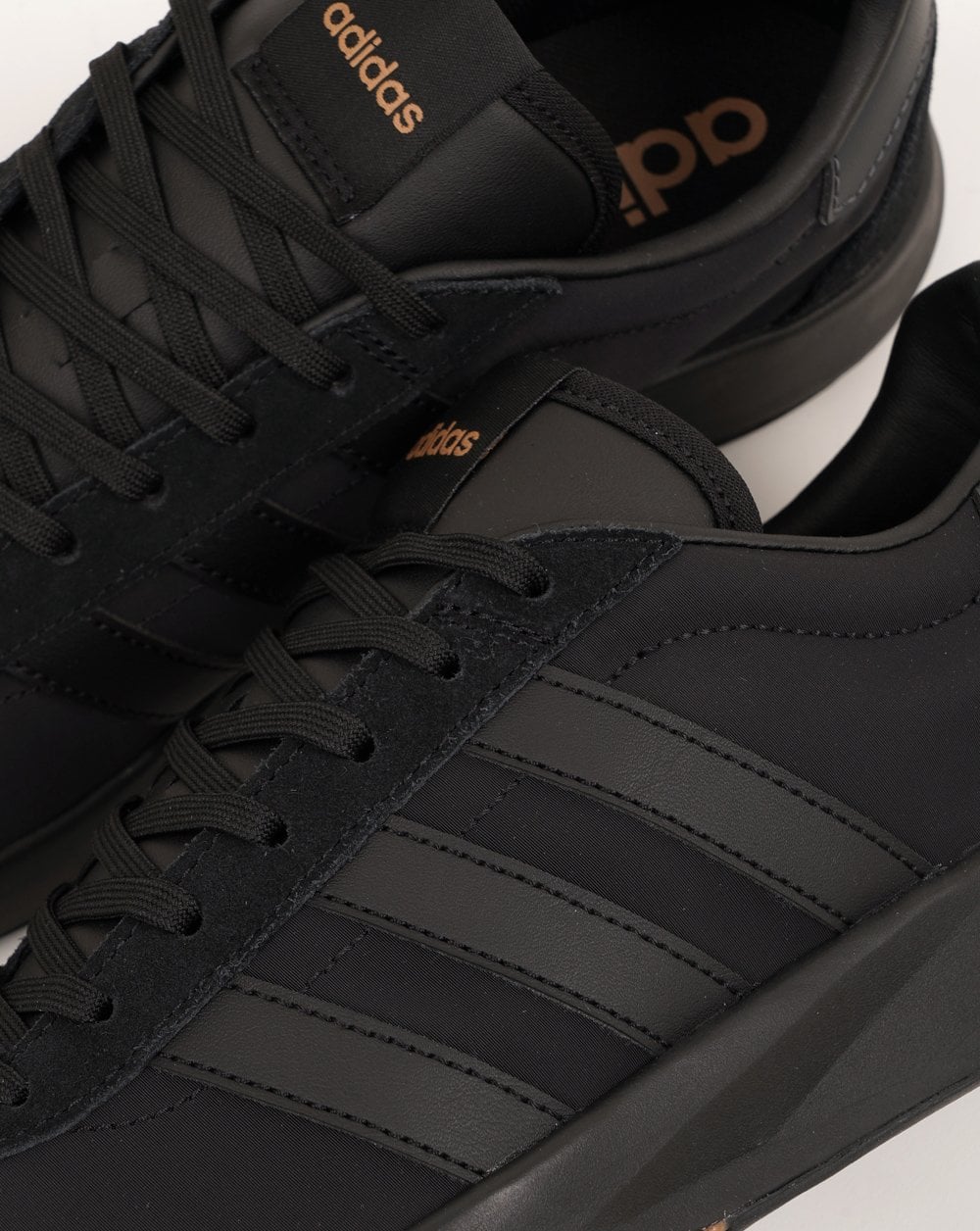 Adidas Run 76 Trainers Black Gum