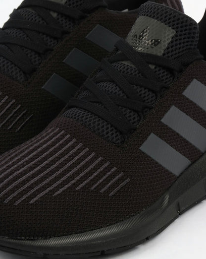 Adidas Swift Run Sneaker Schwarz