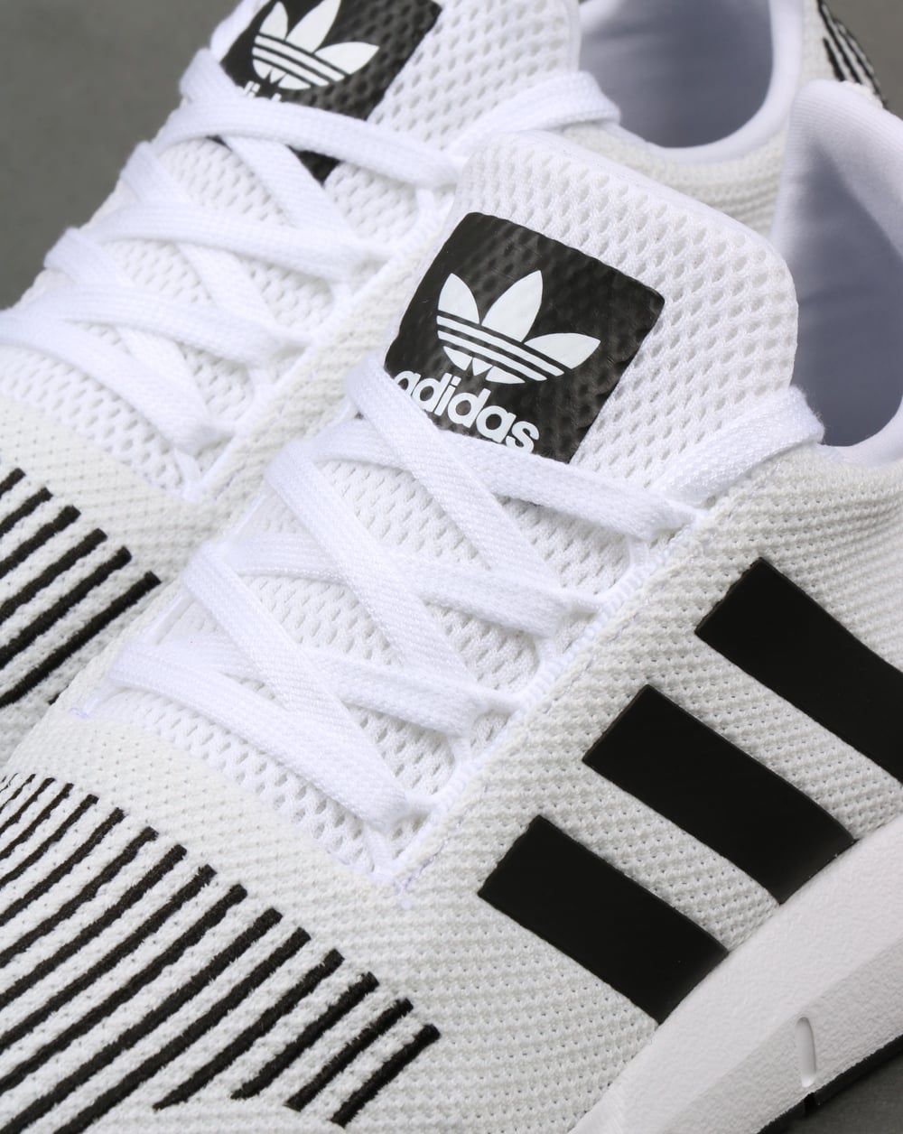 Adidas Swift Run Turnschuhe Weiß/Schwarz/Grau