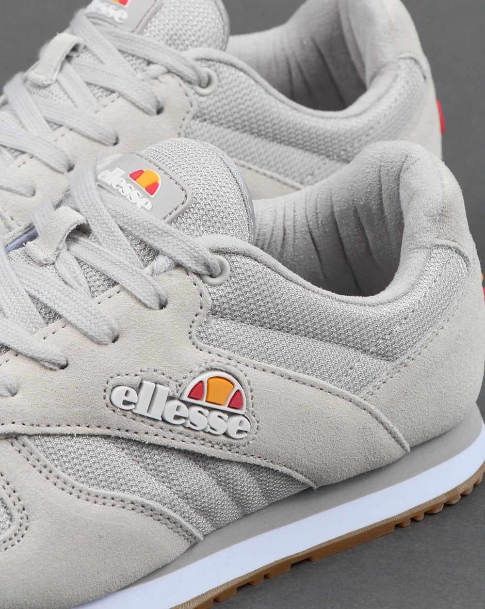 Ellesse – City Runner – Sneaker in weichem Grau/Gummi