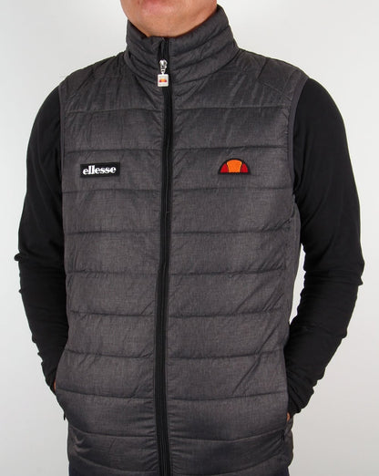 Ellesse – Gepolsterte Weste „Crag“ in Grau
