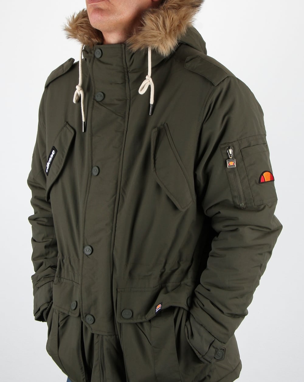 Ellesse – Parka mit Kapuze und Pelzfutter in Olivgrün
