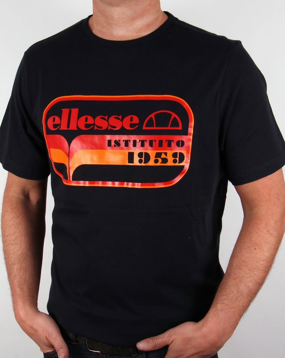 Ellesse – Istituto – T-Shirt in Schwarz