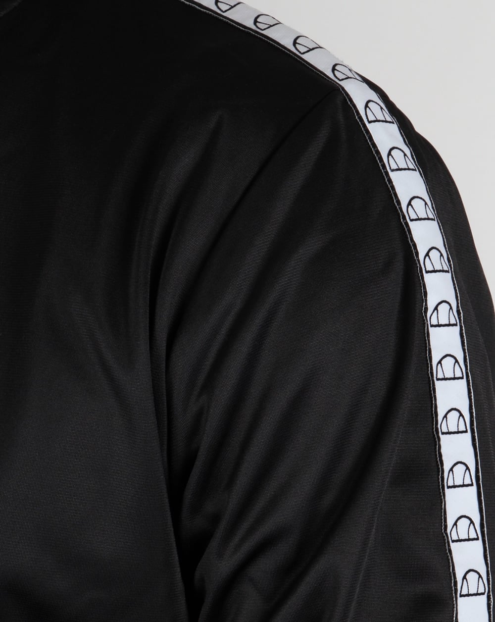 Ellesse – Jaynefi – Schwarzes Trainingsoberteil mit Zierband