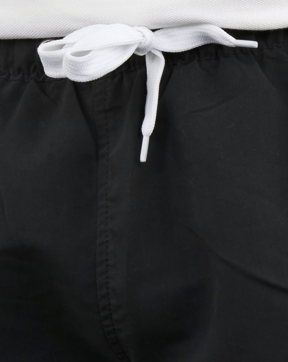 Ellesse – Tronto – Badeshorts in Schwarz